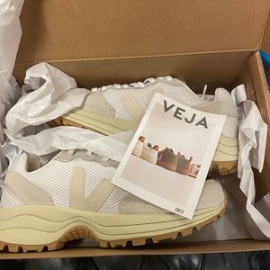 Veja Venturi Sneakers Brand New Never Worn